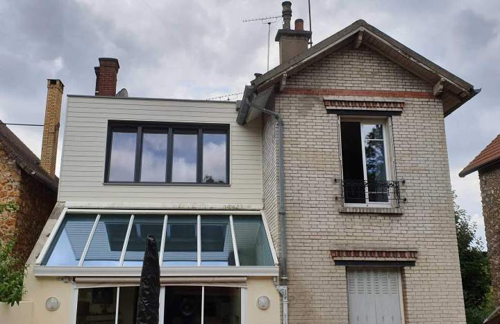 Modernisez vos ouvertures avec des matériaux de qualité.