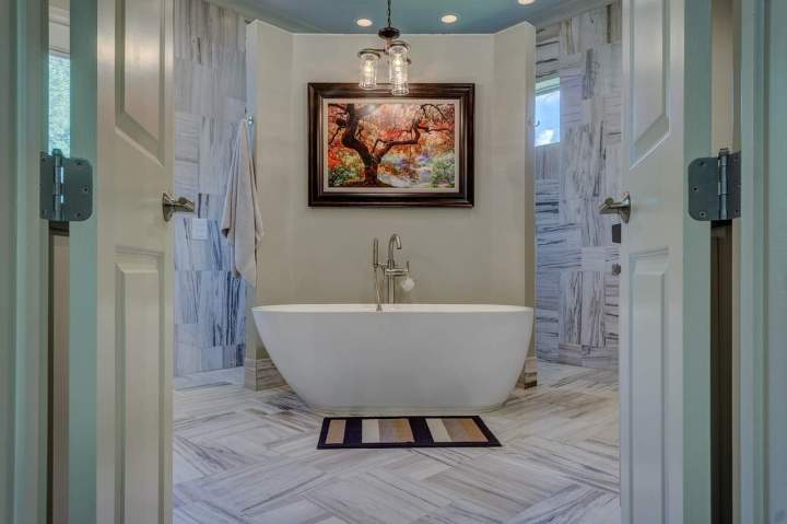 bathroom 1597027 1280
